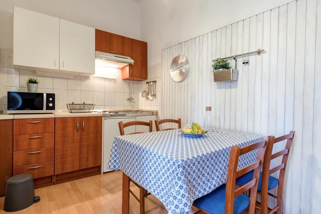 Apartments Bralic Vis Ngoại thất bức ảnh